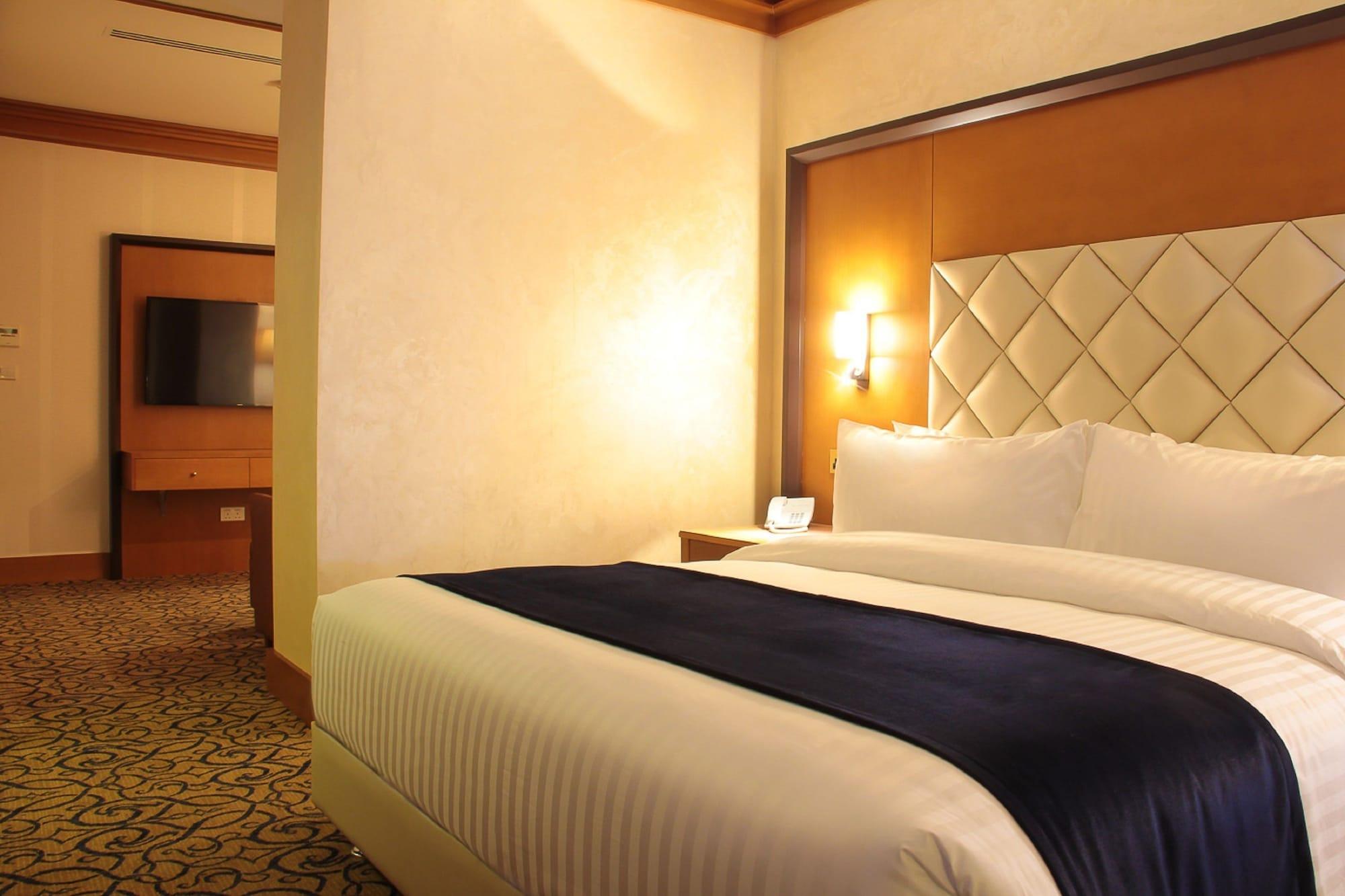 Thousand Nights Hotel Амман Экстерьер фото