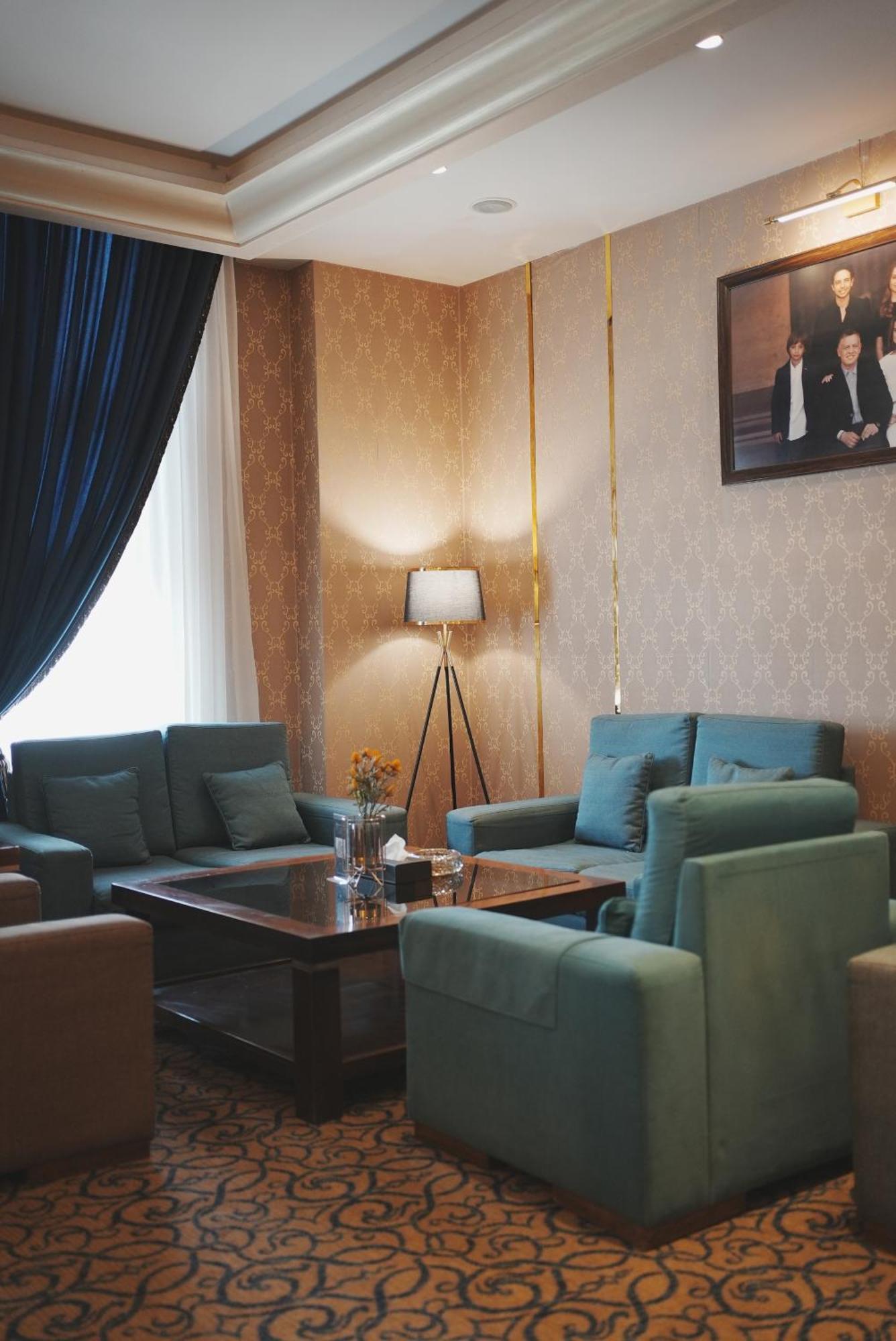 Thousand Nights Hotel Амман Экстерьер фото The interior of the hotel