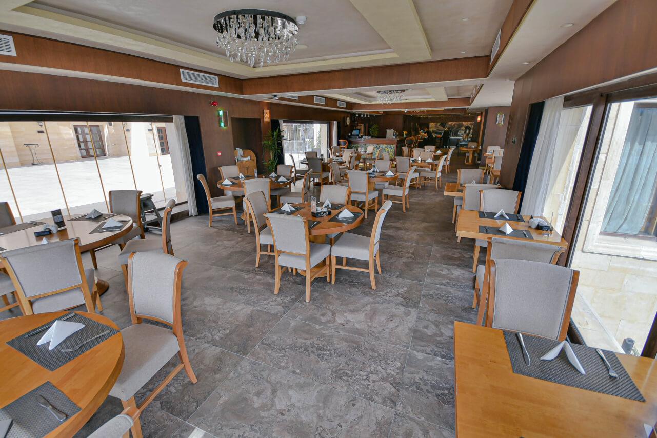 Thousand Nights Hotel Амман Экстерьер фото A restaurant in Tokyo, Japan