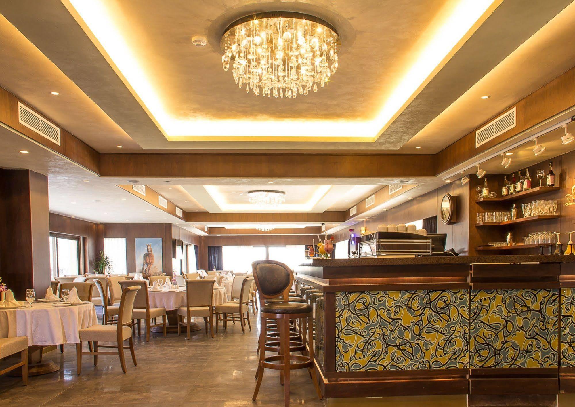 Thousand Nights Hotel Амман Экстерьер фото Restaurant